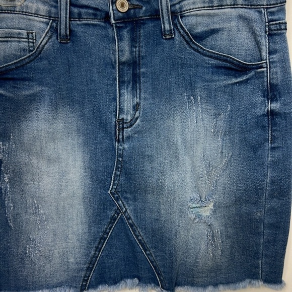 KanCan Distressed Jean Miniskirt Sz 5/26 frayed bottom - Picture 5 of 12